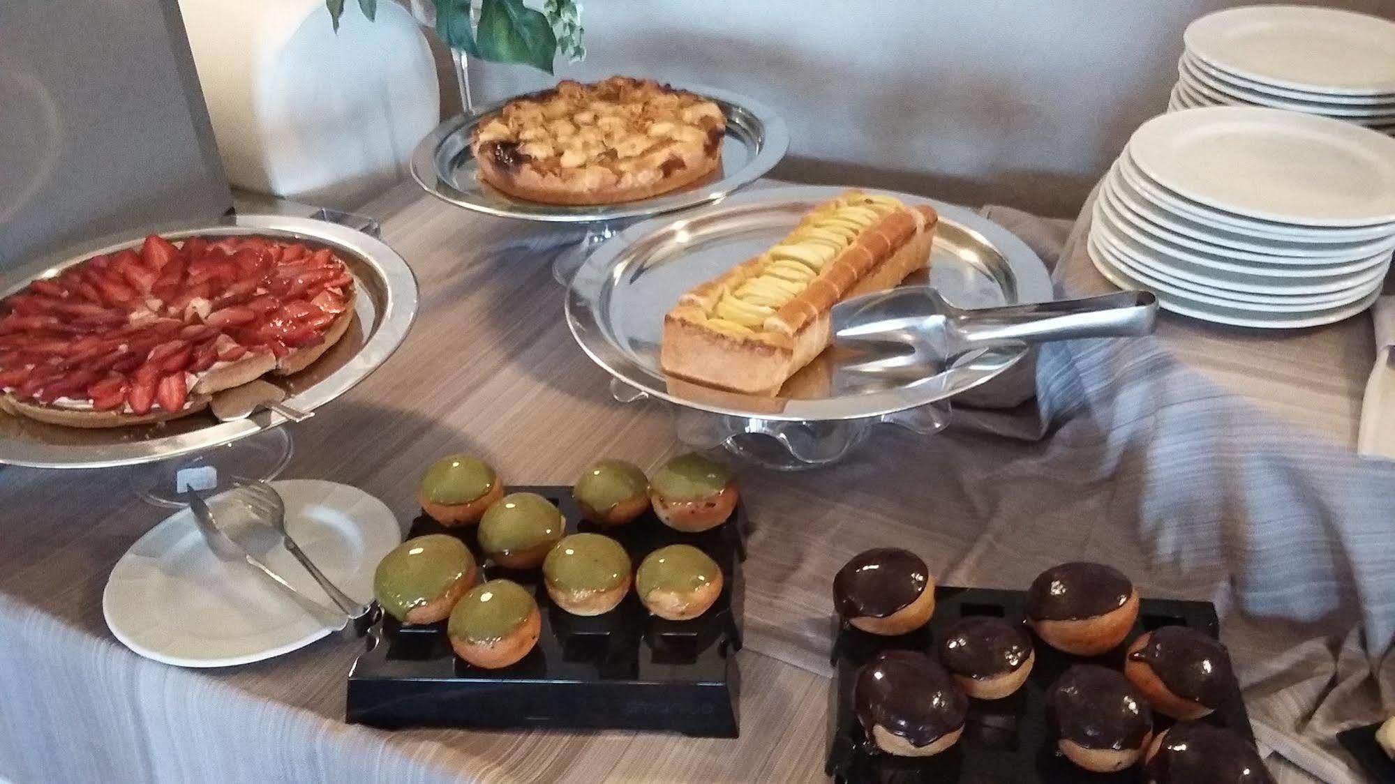 凯拉尼卡度假酒店 切法卢 外观 照片